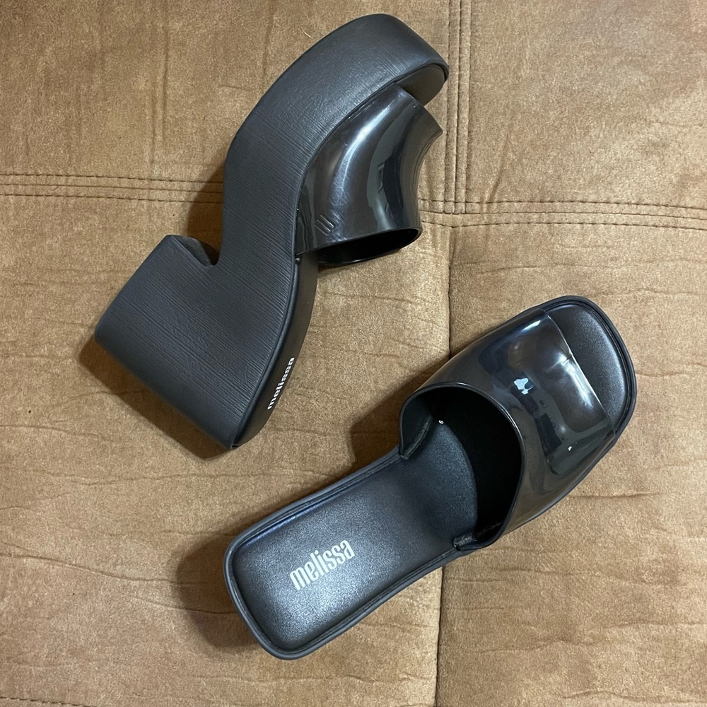 NEW Melissa POSH Glossy Black Platform Mules - Picture 6 of 13